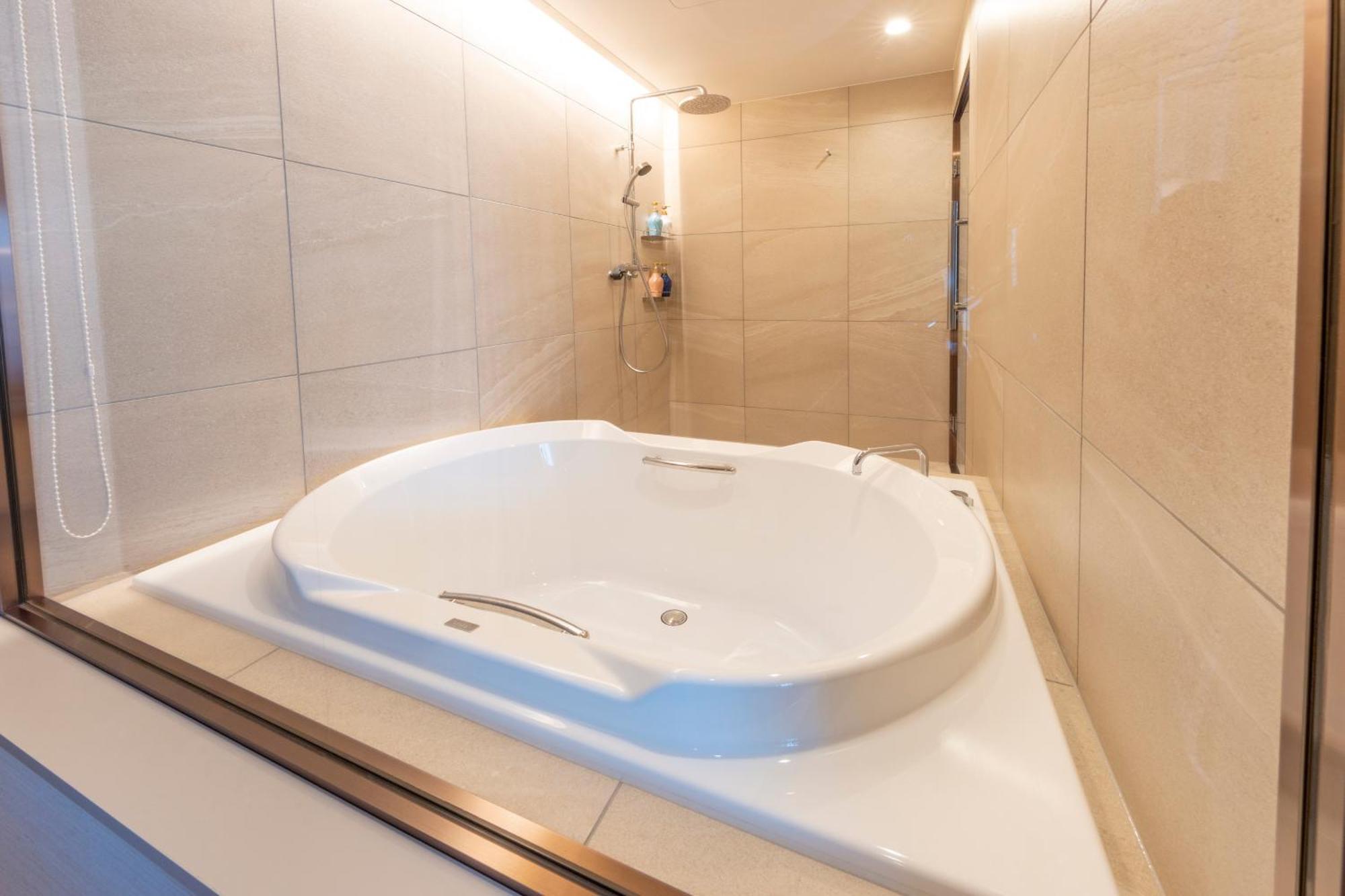 Hotel Springs Makuhari Premier Chiba Eksteriør billede